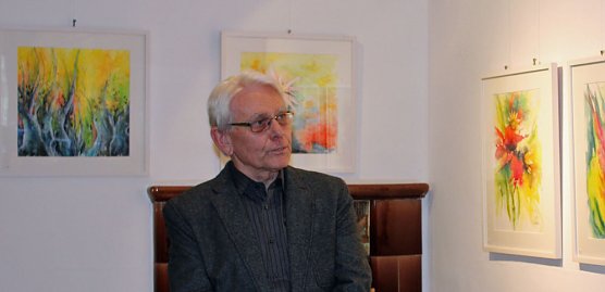 Gespräch mit dem Künstler (Foto: Karl-Heinz Herrmann) Gespräch mit dem Künstler (Foto: Karl-Heinz Herrmann)