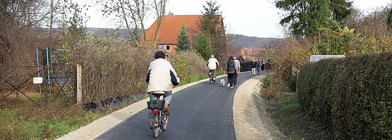 Radweg auch f&uuml;r Radfahrer? (Foto: Karl-Heinz Herrmann)
