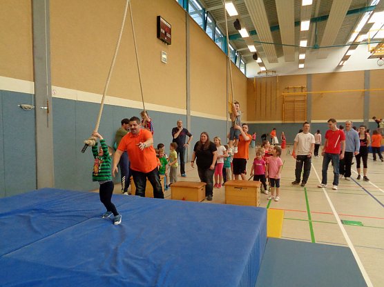 In der Gemeinschaft sportlich aktiv (Foto: Kindervilla Bad Frankenhausen) In der Gemeinschaft sportlich aktiv (Foto: Kindervilla Bad Frankenhausen)