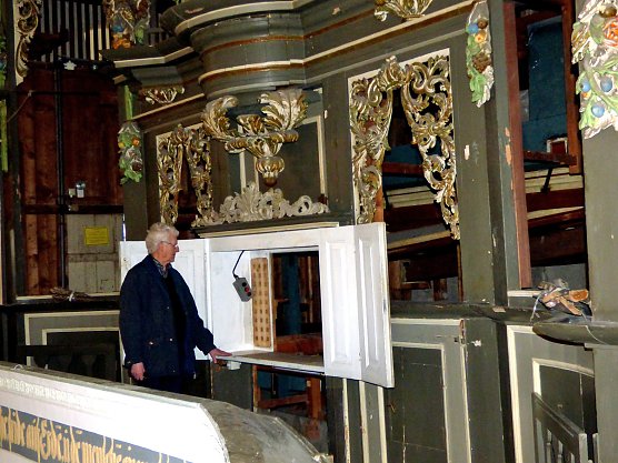 Die alte Dame Gro&szlig;e-Strobel-Orgel erz&auml;hlt�. (Foto: Peter Zimmer)