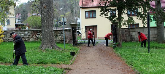 Frankenh&auml;user Fr&uuml;hjahrsputz (Foto: Karl-Heinz Herrmann)