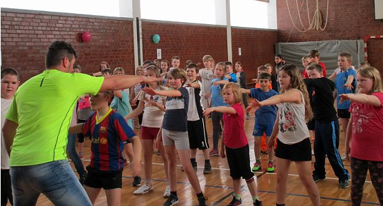 Da steppt der B&auml;r� (Foto: Grundschule Hohenebra)