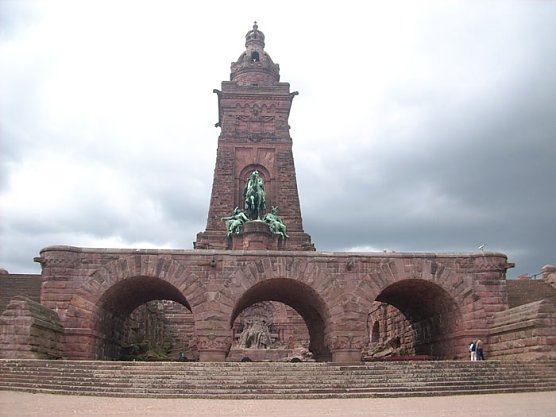 Kyffhäuserdenkmal (Foto: Karl-Heinz Herrmann) Kyffhäuserdenkmal (Foto: Karl-Heinz Herrmann)