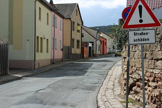 Stra&szlig;ensch&auml;den in Jecha (Foto: Karl-Heinz Herrmann)
