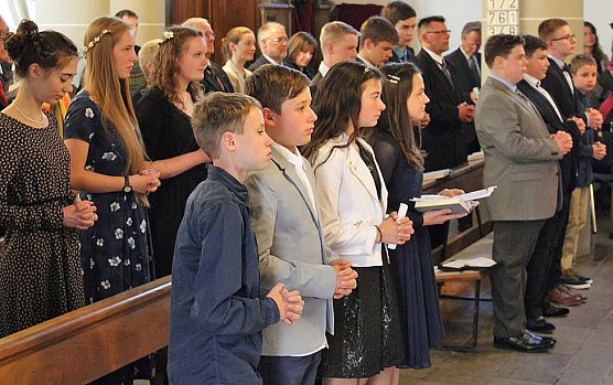 Weihbischof zur Firmung 2016 in Sondershausen (Foto: Karl-Heinz Herrmann)