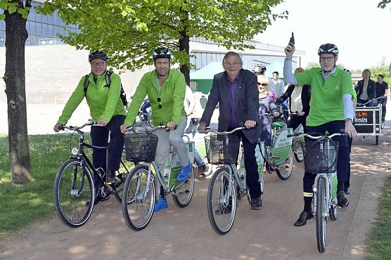 Mit dem Rad zur Arbeit (Foto: AOK) Mit dem Rad zur Arbeit (Foto: AOK)