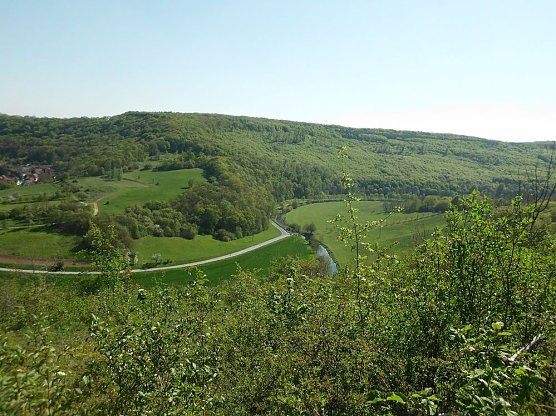 Fr&uuml;hlingswanderung durch das Wippertal bei G&uuml;nserode (Foto: Karin Thiele)