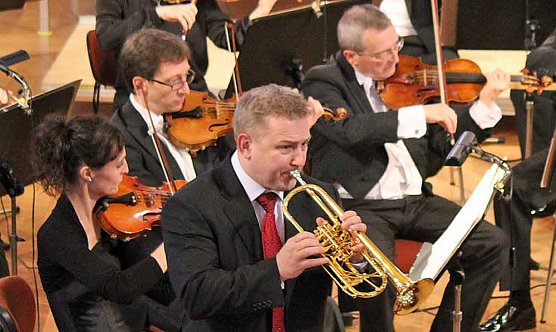 Mit beeindruckenden Trompeten-Solo (Foto: Karl-Heinz Herrmann)