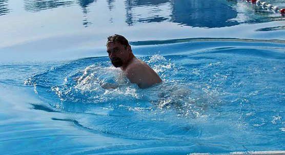 Nach Reparatur Freibadsaison gestartet (Foto: Karl-Heinz Herrmann)