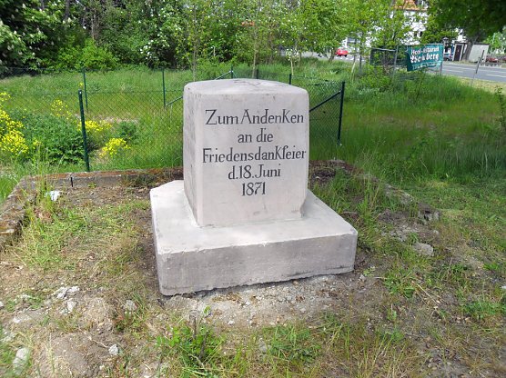 Arterner Friedensstein wieder hergestellt (Foto: Andreas Schm&ouml;lling)