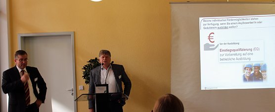 Mit Unternehmern gefr&uuml;hst&uuml;ckt (Foto: Karl-Heinz Herrmann)