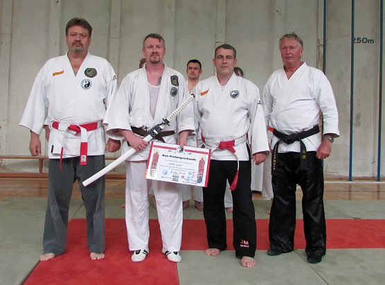 Kampfkunstpr&uuml;fungen in der Kampfkunstschule Artern (Foto: Werner Bank)