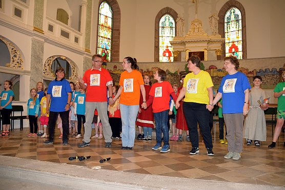 Bartimäus - Projekt erfolgreich absolviert! (Foto: Goebel – Bark / Zimmer) Bartimäus - Projekt erfolgreich absolviert! (Foto: Goebel – Bark / Zimmer)