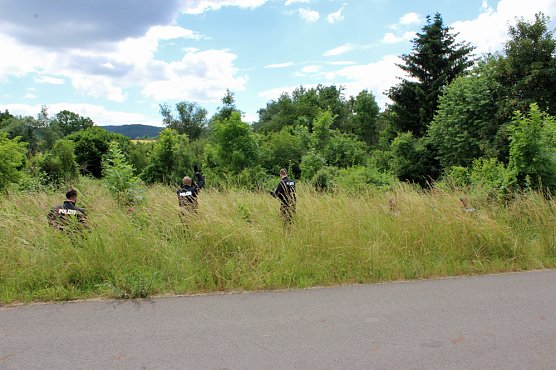 Suche nach vermisster Person geht weiter (Foto: Karl-Heinz Herrmann) Suche nach vermisster Person geht weiter (Foto: Karl-Heinz Herrmann)