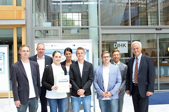 Bestenehrung für WAGO Energie-Scouts (Foto: WAGO) Bestenehrung für WAGO Energie-Scouts (Foto: WAGO)