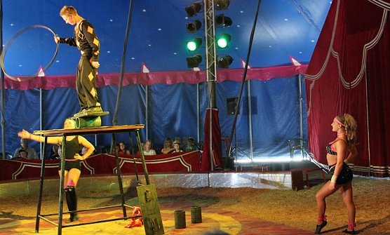 Ruhetag hei&szlig;t nicht Ruhe im Zirkus (Foto: Karl-Heinz Herrmann)