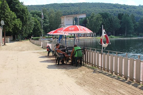 Imbiss am Bebraer Teich eröffnet (Foto: Karl-Heinz Herrmann/Privat) Imbiss am Bebraer Teich eröffnet (Foto: Karl-Heinz Herrmann/Privat)