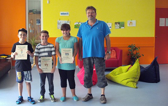 &Uuml;bergabe des Jugendpflegerpreises 2016 (Foto: Freizeizentrum Artern)