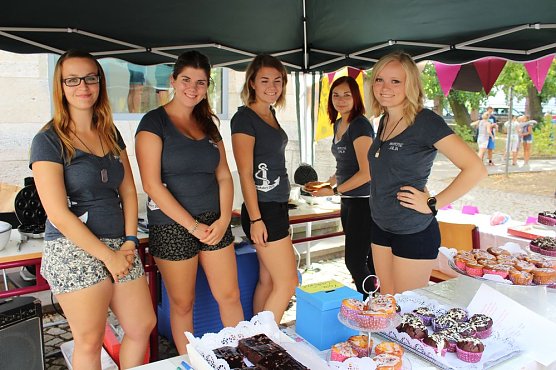 Was für ein Andrang beim Schulfest! (Foto: Karl-Heinz Herrmann) Was für ein Andrang beim Schulfest! (Foto: Karl-Heinz Herrmann)