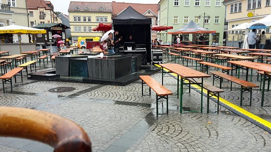 Kein Gl&uuml;ck am letzten Weinfesttag (Foto: Karl-Heinz Herrmann)