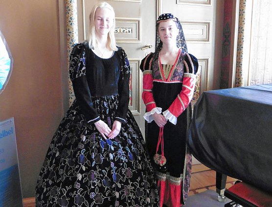 Schlosstüren öffneten sich (Foto: Dorothea Kieper) Schlosstüren öffneten sich (Foto: Dorothea Kieper)