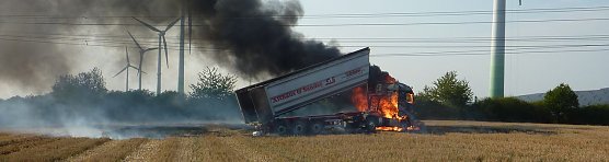 Lkw brannte aus (Foto: nnz)