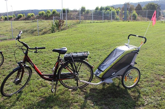 E-Bikes, Faltkarte und Ladepunkte vorgestellt (Foto: Karl-Heinz Herrmann)