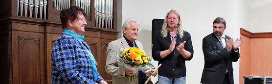 Ehrengabe f&uuml;r J&uuml;rgen Hauskeller (Foto: Karl-Heinz Herrmann)