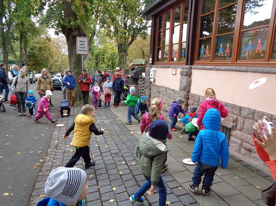 Traditioneller Familienwandertag in der Kindervilla (Foto: Kindervilla Bad Frankenhausen)