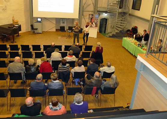 Missio-Vortrag in der Cruciskirche (Foto: Edith Baars) Missio-Vortrag in der Cruciskirche (Foto: Edith Baars)