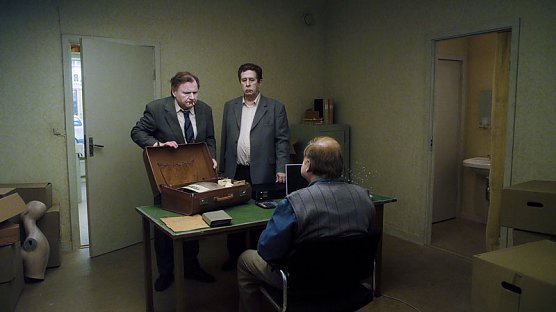 Eine Taube sitzt auf einem Zweig... (Foto: Neue Visionen)