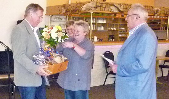 Wechsel beim Vorsitz des Kreisverbandes der Gartenfreunde (Foto: Privat) Wechsel beim Vorsitz des Kreisverbandes der Gartenfreunde (Foto: Privat)