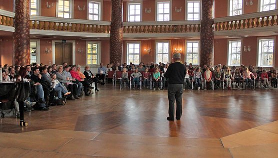 Getanzt und gesungen (Foto: Karl-Heinz Herrmann)