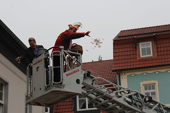 Nach Umzug Rathaus gestürmt (Foto: Karl-Heinz Herrmann) Nach Umzug Rathaus gestürmt (Foto: Karl-Heinz Herrmann)