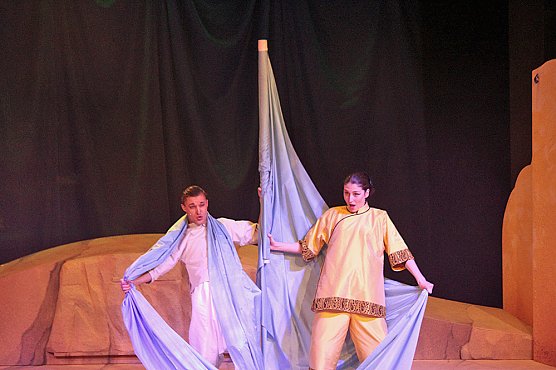 Aladin und die Wunderlampe in der Premiere (Foto: Karl-Heinz Herrmann)