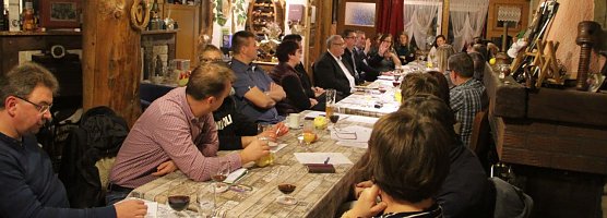 Versammlung in Mackenrode - die Regelschulen stehen vor dem Kollaps (Foto: Angelo Glashagel)