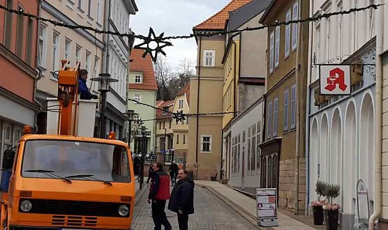 Am Sonntag findet zum Start in den Advent wieder ein verkaufsoffener Sonntag statt. Seit heute schm&uuml;ckt sich Sondershausen weihnachtlich... (Foto: Karl-Heinz Herrmann)
