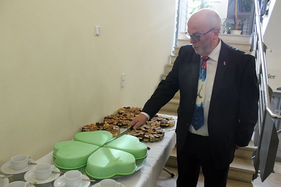 Ein Kapit&auml;n verl&auml;sst das Schiff (Foto: Karl-Heinz Herrmann)
