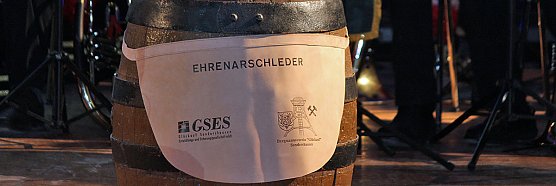 Ministerpräsident bekam Schläge (Foto: Karl-Heinz Herrmann) Ministerpräsident bekam Schläge (Foto: Karl-Heinz Herrmann)