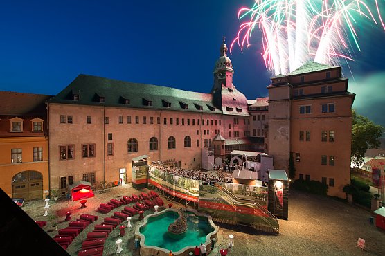 Mit dem Theater Freude schenken (Foto: Tino Sieland)