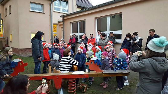 Weihnachtsmarkt in der Kita Bebraspatzen (Foto: Michaela Liebing) Weihnachtsmarkt in der Kita Bebraspatzen (Foto: Michaela Liebing)