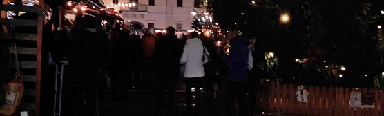 Weihnachtsmarkt gut besucht, aber...? (Foto: Karl-Heinz Herrmann) Weihnachtsmarkt gut besucht, aber...? (Foto: Karl-Heinz Herrmann)