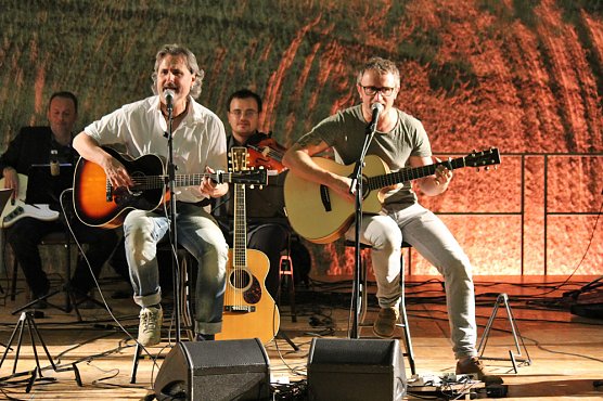 Musik der 60er und 70er Jahre begeisterte (Foto: Karl-Heinz Herrmann) Musik der 60er und 70er Jahre begeisterte (Foto: Karl-Heinz Herrmann)