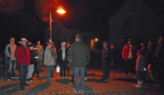 1. Geschichtliche Nachtführung durch Etzleben (Foto: Peter Keßler) 1. Geschichtliche Nachtführung durch Etzleben (Foto: Peter Keßler)