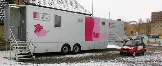 Mit MAMMOBIL in Artern (Foto: Landratsamt Kyffhäuserkreis) Mit MAMMOBIL in Artern (Foto: Landratsamt Kyffhäuserkreis)