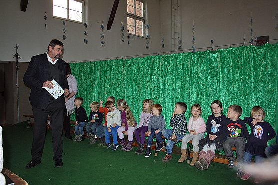 Weihnachtsfeier in der Kita (Foto: A. Otte) Weihnachtsfeier in der Kita (Foto: A. Otte)