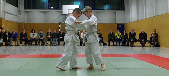 Mit neuem G&uuml;rtel ins neue Jahr (Foto: Peter Ke&szlig;ler)