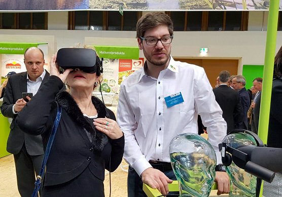 Mit "VR" auf der Gr&uuml;nen Woche unterwegs - der Tourismusverband pr&auml;sentiert sich zur Zeit auf der Gr&uuml;nen Woche in Berlin (Foto: Jessica Piper)