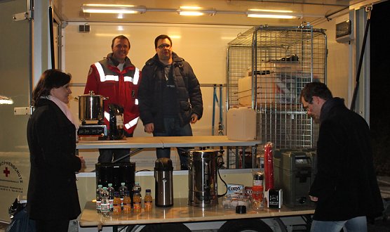 Mobile Schnell-Versorgungseinheit vorgestellt (Foto: Karl-Heinz Herrmann)