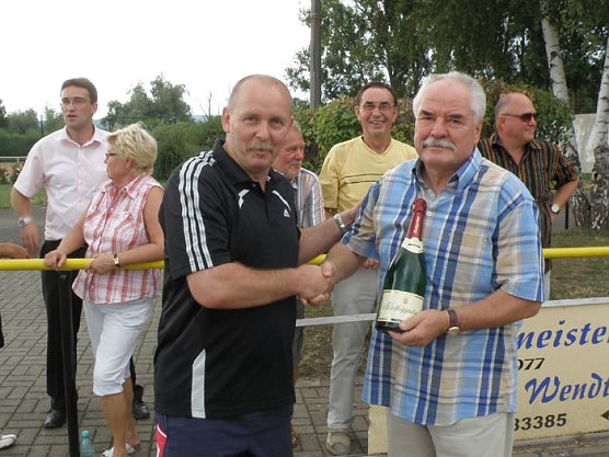 Kasten Bier f&uuml;r Ro&szlig;leben (Foto: Dr. Andreas R&auml;uber)